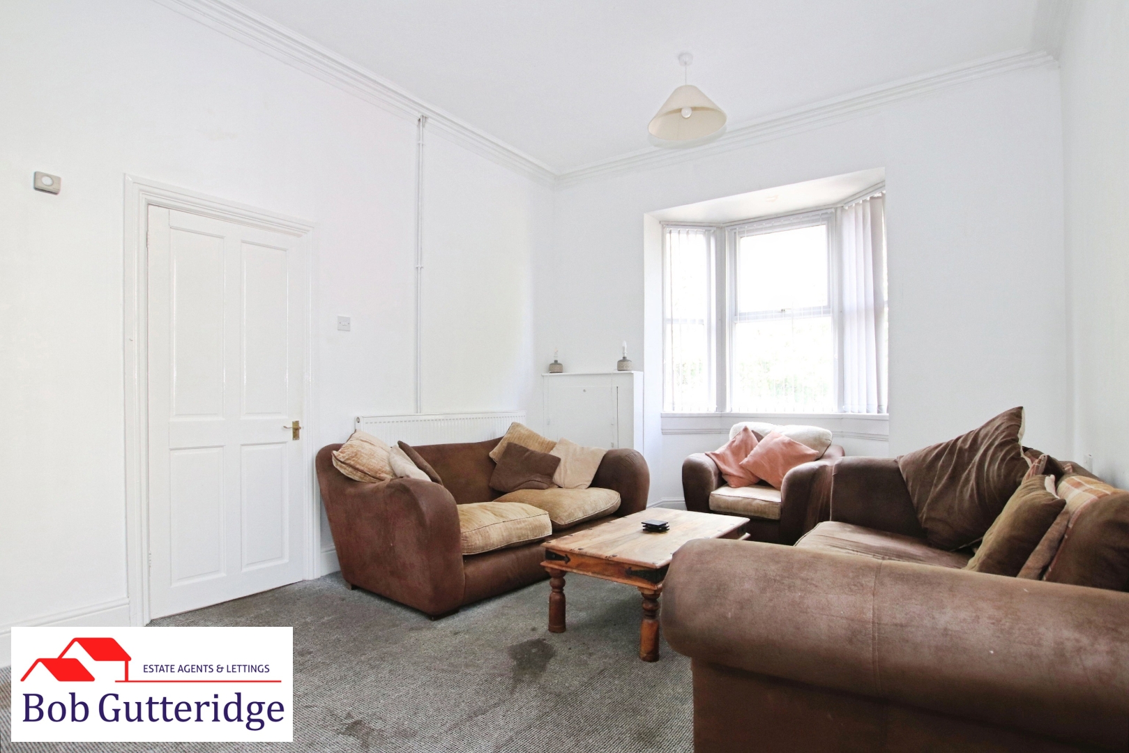 BAY FRONTED LOUNGE